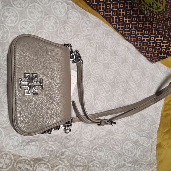 Tory Burch sling bag - Picture 3 of 11